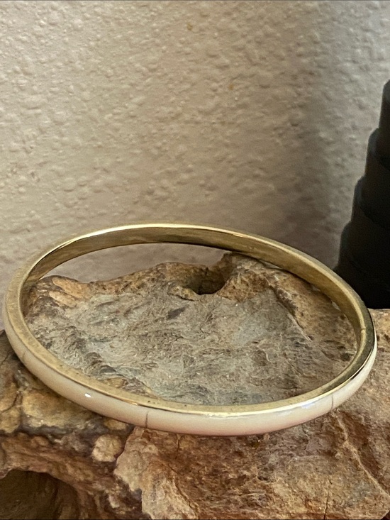Vintage Jewelry - Vintage 70s Bone & Polished Brass Thin Bangle Bracelet